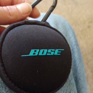 Bose headphones w/ case